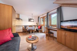 Posedenie v ubytovaní AlpenChalet Niederkofler