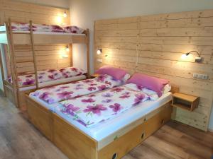 Postel nebo postele na pokoji v ubytování Max Motel