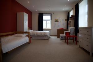 Postel nebo postele na pokoji v ubytování Altribute Studio w Sauna Secure Parking wifi 90mbs