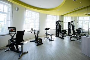 Posilňovňa alebo fitness centrum v ubytovaní Hotel Savoy