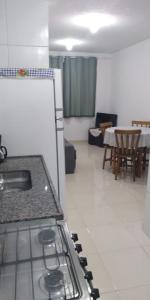 Η κουζίνα ή μικρή κουζίνα στο Apt Campo Grande/Res. Árvores4-Prox. Park Shopping