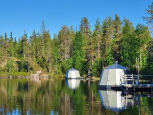 Foto da galeria de AuroraHut, Overwater Hut em Kuusamo