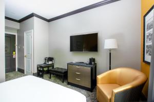 Sjónvarps- og/eða afþreyingartæki á Hotel Clarendon