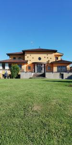 The building in which a panziókat is located