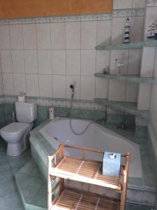 Phòng tắm tại Ferienwohnung mit Terrasse - Insel Usedom