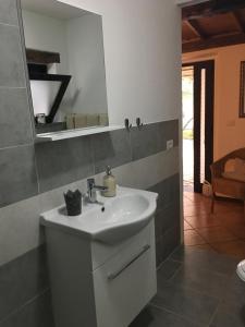 Koupelna v ubytování Is Scabas Guestrooms