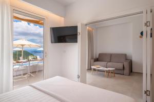 Nespecifikovaný výhled na hory nebo výhled na hory při pohledu z aparthotelu