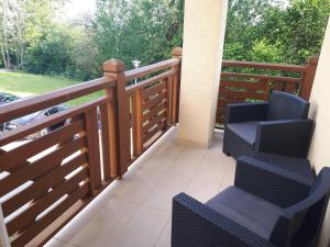 Balkón alebo terasa v ubytovaní Apartmán v Starej Lesnej s balkónom