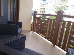 Balkón alebo terasa v ubytovaní Apartmán v Starej Lesnej s balkónom