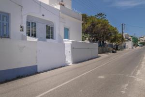 Gallery image of Aretis home in Plaka Milou