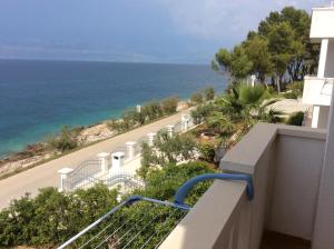 a balcony with a view of the ocean at Apartment Andrea in Sutivan