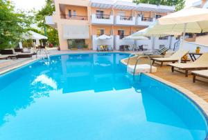 Bazén v ubytování Hotel Filia nebo v jeho okolí + 6 fotografií