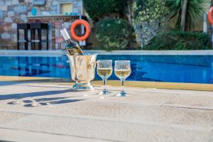 Bazén v ubytovaní Lagonisi Villa VIP alebo v jeho blízkosti