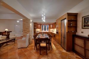 Posedenie v ubytovaní Lagonisi Villa VIP