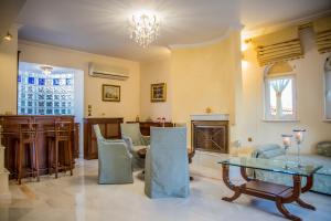Posedenie v ubytovaní Lagonisi Villa VIP