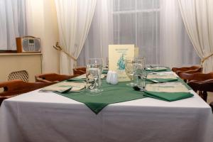 A restaurant or other place to eat at Seahorse Guest House 