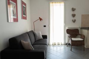 A seating area at Luisella Apartments