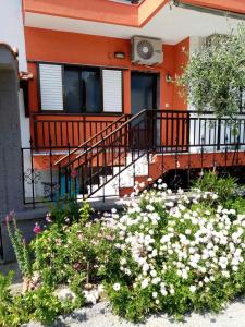 Gallery image of Deaspoina Apartments in Nea Roda +11 photos