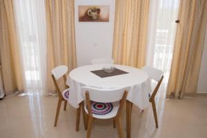 Фотография из галереи Apartments Lovrić в Водице