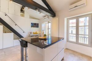 THE LIBERTY AP4200 By Riviera Holiday Homes