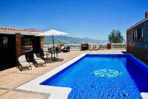Fotografie z fotogalerie ubytování Casa Jane Large 7 bed Villa with private pool and Tennis Court v destinaci Torrox