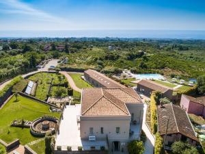 Bazén v ubytování Kepos Etna Relais & Exclusive Spa nebo v jeho okolí