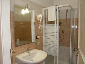 A bathroom at Il Gattopardo House
