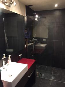 Kúpeľňa v ubytovaní Apartament Stara Przędzalnia