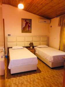 Fotografie z fotogalerie ubytování Bujtina Flowers v destinaci Përmet + 43 fotografií