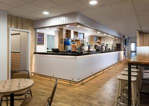 Pub eller bar på Stunning Home In Looe W-