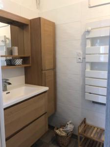 Dapur atau dapur kecil di F2 + GARAGE RESIDENCE FRONT DE MER