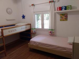 Posteľ alebo postele v izbe v ubytovaní Chalet con Piscina - LAS ADELFAS
