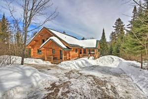 Imagen de la galería de Lakefront Log Cabin with Dock about 9 Mi to Lutsen Mtn, en Lutsen