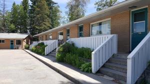 Gallery image of Pines Motel in Hinton