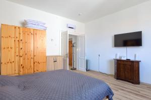 Postel nebo postele na pokoji v ubytování Large apartment in city centre Pula!