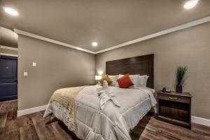 The Elet Hotel客房内的一张或多张床位