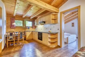 Kuchyň nebo kuchyňský kout v ubytování Hotel Stefanie