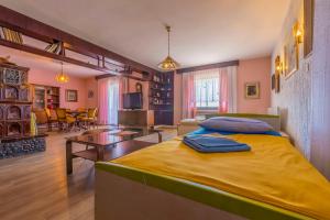Posteľ alebo postele v izbe v ubytovaní Apartments DESA