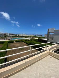 Balkón nebo terasa v ubytování Amwaj North Coast Villa