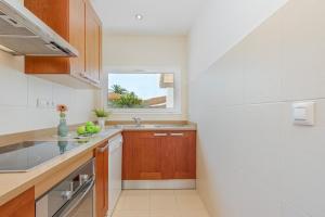 Kuchyň nebo kuchyňský kout v ubytování Apart-rent Casa con piscina Alberes 0005