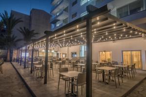Bohemian Gardens Hotel餐厅或其他用餐的地方