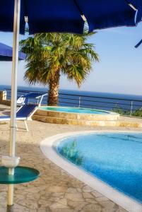 Bazén v ubytování Hotel Alizé nebo v jeho okolí