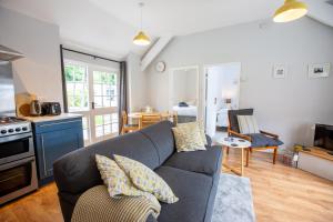 O bucătărie sau chicinetă la Gwyllt Cottages