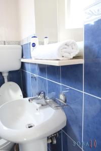 Koupelna v ubytování Apartmani Jedro + 37 fotografií