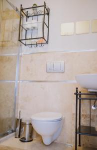 A bathroom at Deruni Ilıca