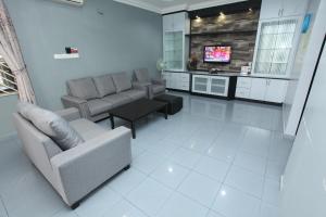 TV a/nebo společenská místnost v ubytování WARNI 48 Whole Or Room