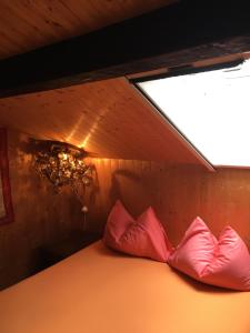 Rúm í herbergi á BnB122 bed&breakfast