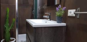 A bathroom at House Orlando