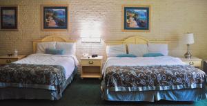 Afbeelding uit fotogalerij van Azalea Inn & Suites in Wilmington