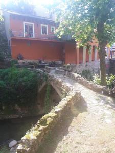Vonkajšia záhrada v ubytovaní River house_Casa junto al río